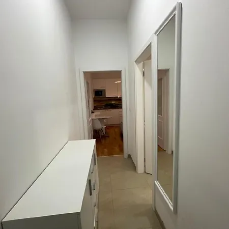 Washingtonova 3 Apartment